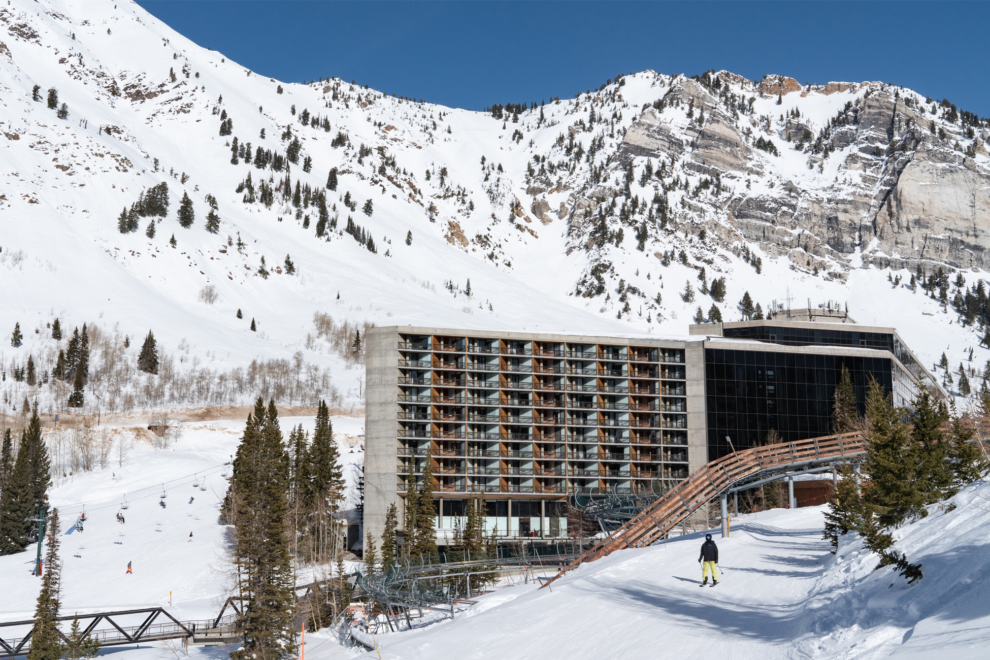Snowbird First Timer lodging Guide to The Cliff Lodge